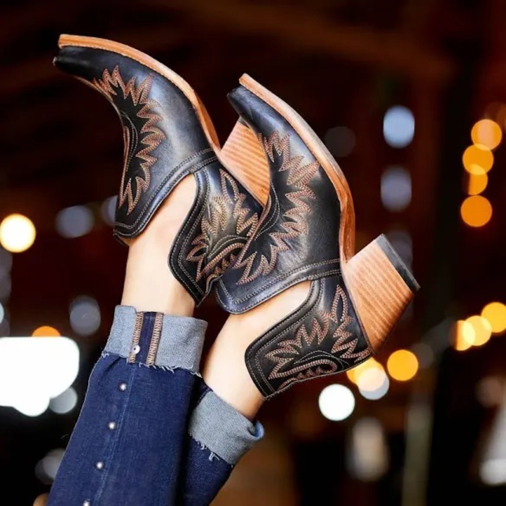 Ariat Snip Toe Dixon Booties